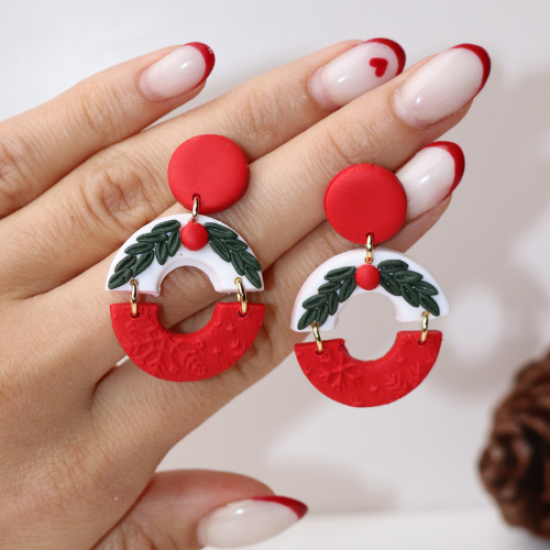 Kadın Özel Tasarım Noel Yeni Yıl Yuvarlak Yarım Kırmızı Beyaz Küpe Kadın Özel Tasarım Noel Yeni Yıl Yuvarlak Yarım Kırmızı Beyaz Küpe