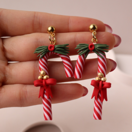 Özel Tasarım Polimer Kil Noel Yeni Yıl Kokinalı Şeker Kamışı Baston Kırmızı Beyaz Kadın Küpe Özel Tasarım Polimer Kil Noel Yeni Yıl Kokinalı Şeker Kamışı Baston Kırmızı Beyaz Kadın Küpe