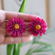 Polimer Kil Küçük Boy Pembe Gerbera Çiçek Küpe Polimer Kil Küçük Boy Pembe Gerbera Çiçek Küpe