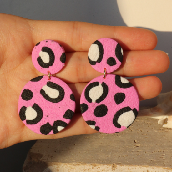Açık Pembe Leopar Yuvarlak Polimer Kil Küpe